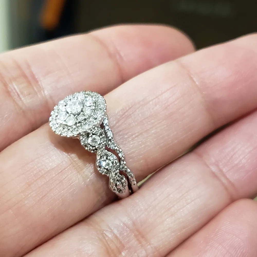 Stunning 10k gold Diamond Bridal ring Set